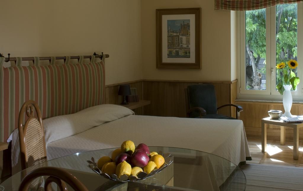 Rent Room Florio Палермо Стая снимка